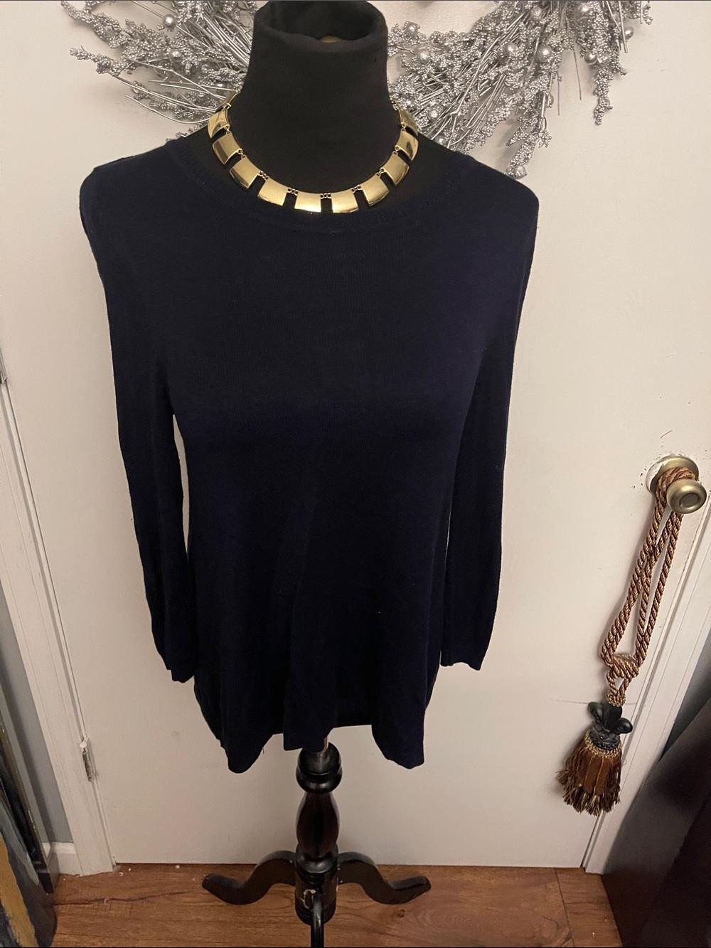 Women's Navy Crewneck Long-Sleeve Pullover Sweatshirt